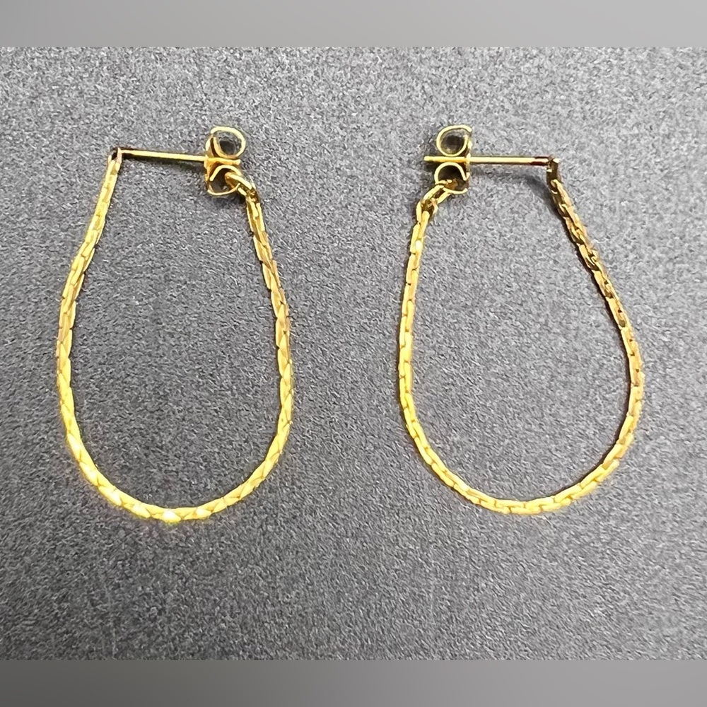 Elegant 14k Gold Chain Earrings 4 Grams